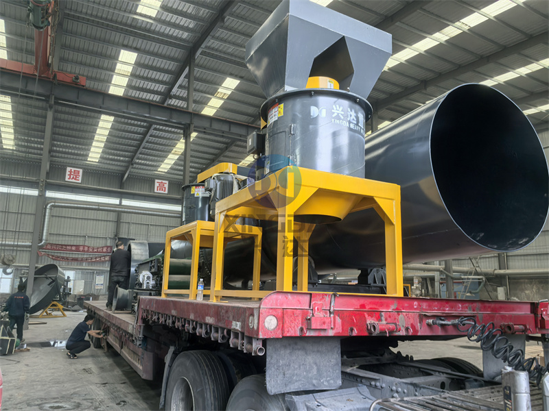 年產(chǎn)2萬噸顆粒有機肥生產(chǎn)線發(fā)貨現(xiàn)場