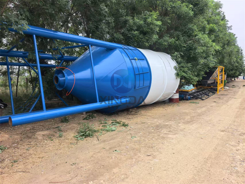 5立方有機(jī)肥臥式發(fā)酵罐卸貨現(xiàn)場