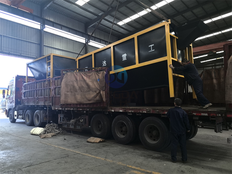 雞糞有機肥生產(chǎn)線發(fā)貨現(xiàn)場