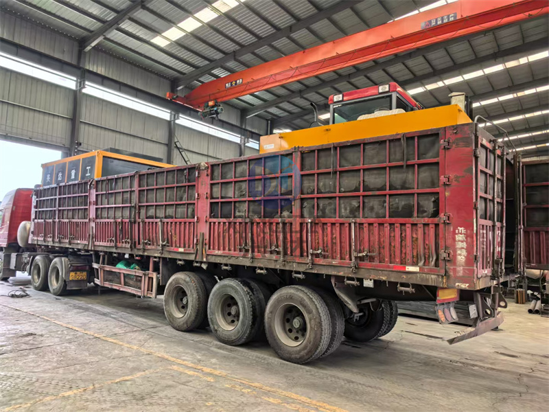 10立方有機肥臥式發(fā)酵罐發(fā)貨現(xiàn)場