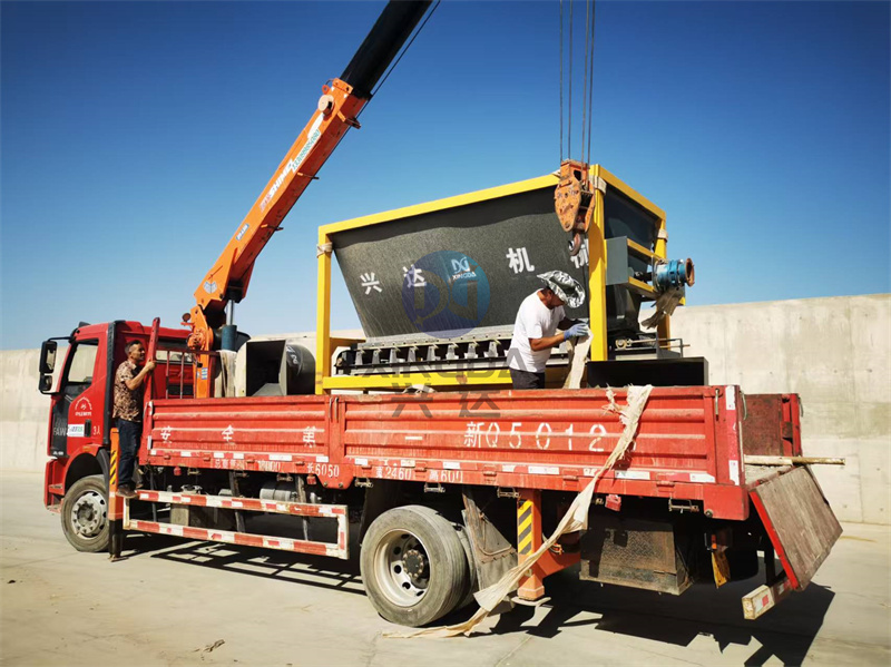 粉劑有機(jī)肥生產(chǎn)線設(shè)備安裝現(xiàn)場