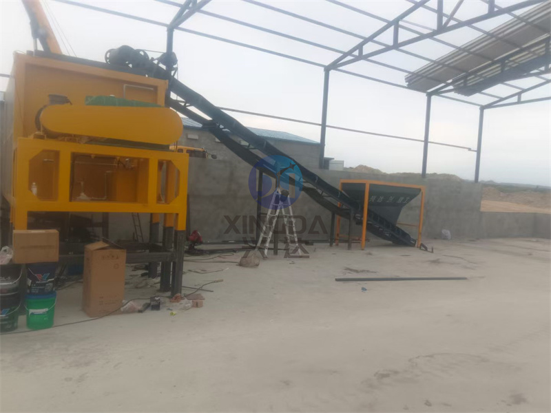 雞糞有機(jī)肥生產(chǎn)線發(fā)貨現(xiàn)場