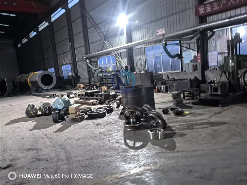 有機(jī)肥設(shè)備廠家加班現(xiàn)場(chǎng)