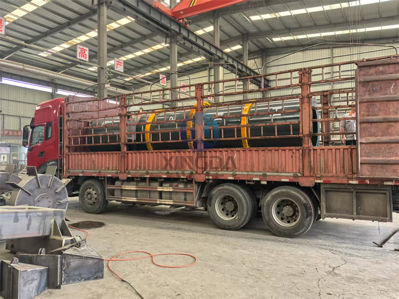 有機(jī)肥設(shè)備回轉(zhuǎn)式包膜機(jī)發(fā)貨現(xiàn)場