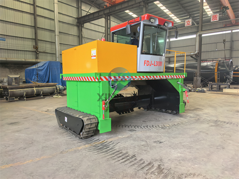 3米履帶翻拋機(jī)發(fā)貨現(xiàn)場