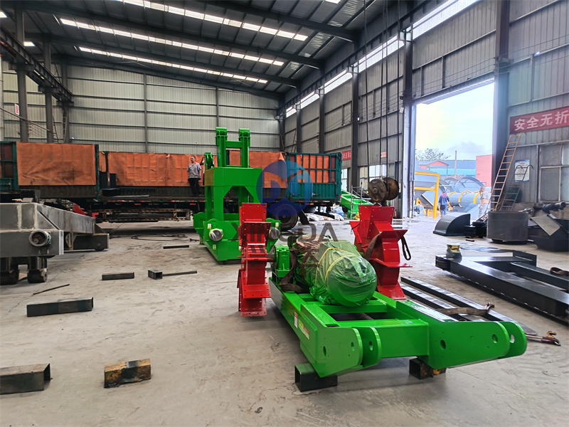 液壓輪盤式翻拋機(jī)發(fā)貨現(xiàn)場